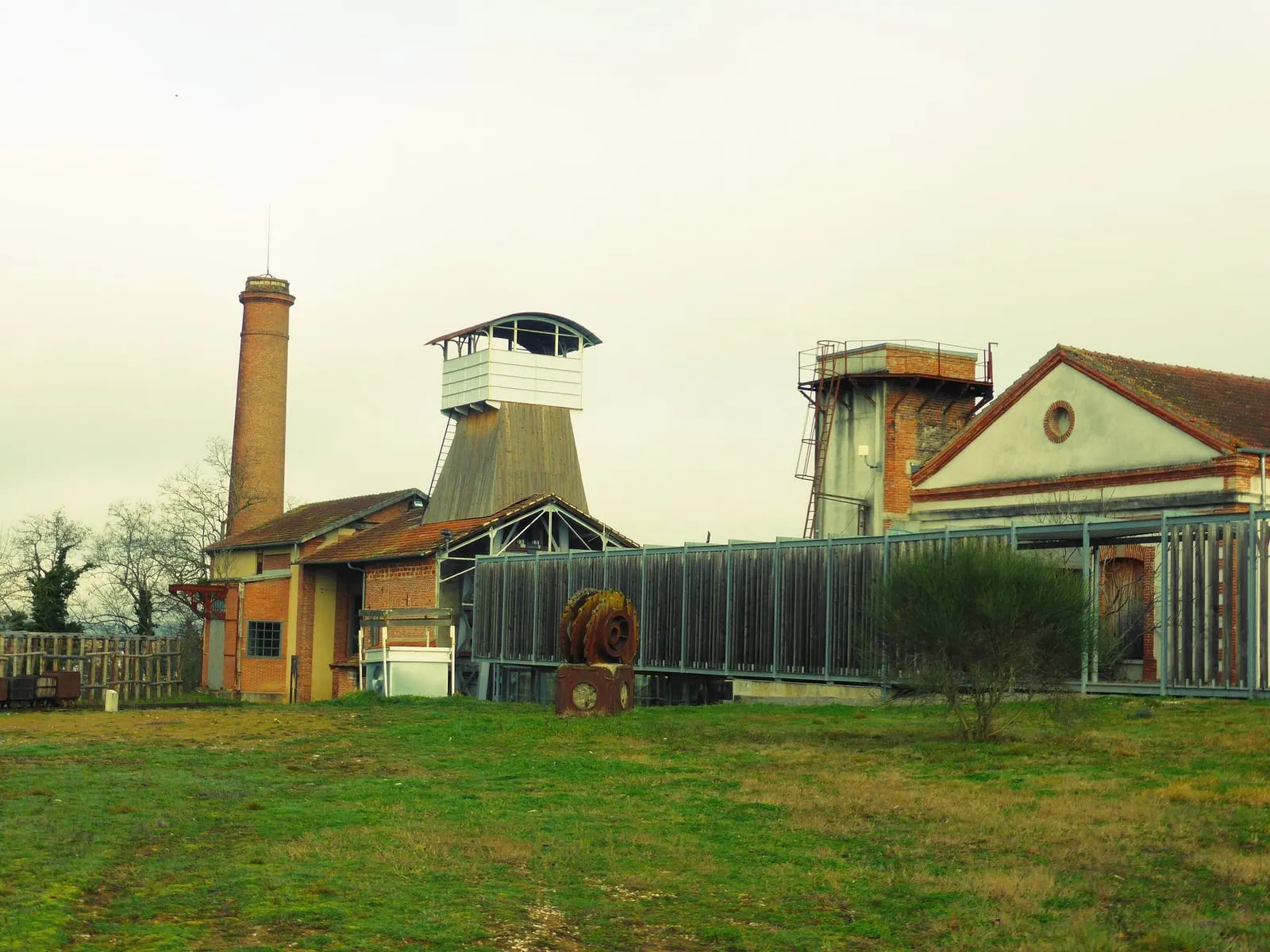 L'ancien puits de la mine de Campgrand, site du musée-mine départemental de Cagnac-les-Mines